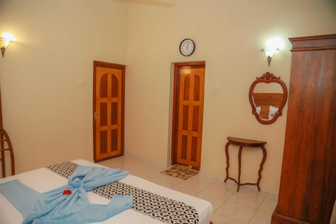 Bentota River Villa Exterior photo