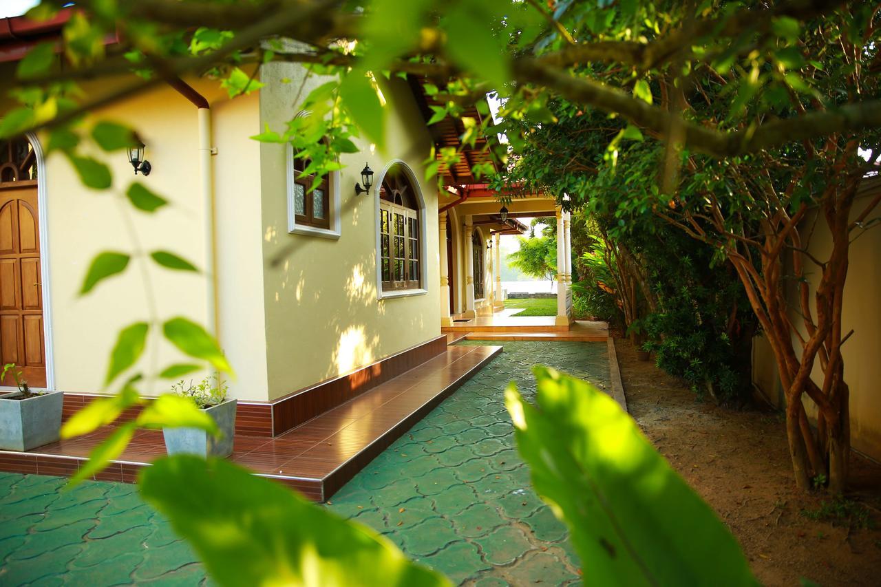 Bentota River Villa Exterior photo