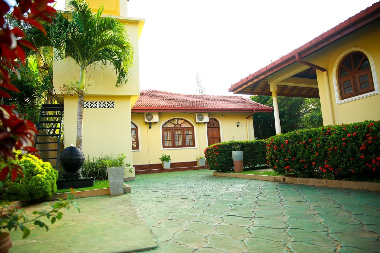 Bentota River Villa Exterior photo